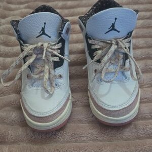 Kids Jordan Sneakers - White and Pink